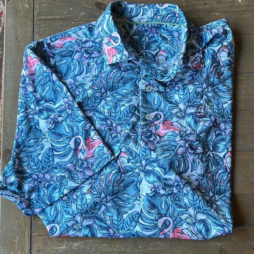 Johnnie-o. golf polo. Flamingo print. EUC